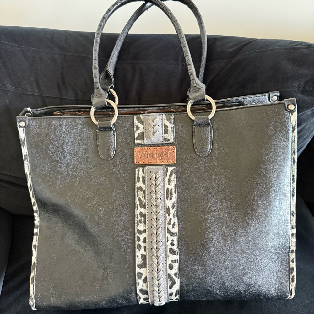 Wrangler Black and Gray Tote Bag with Structured Design